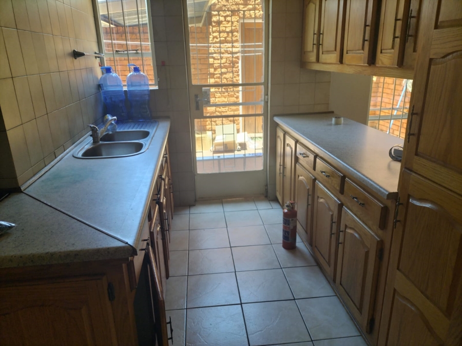 To Let 3 Bedroom Property for Rent in Langenhovenpark Free State